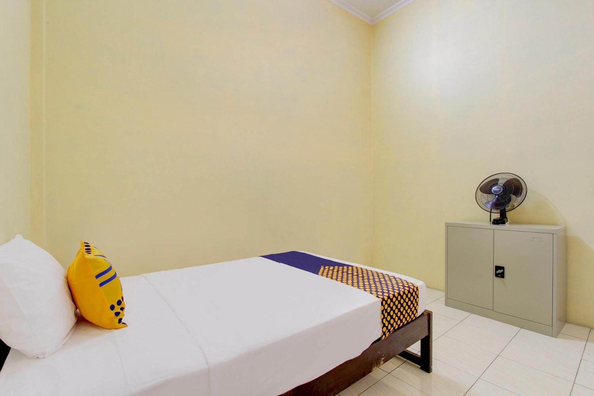 Spot On 93245 Guest House Mulia Dua Syariah Klaten Kültér fotó
