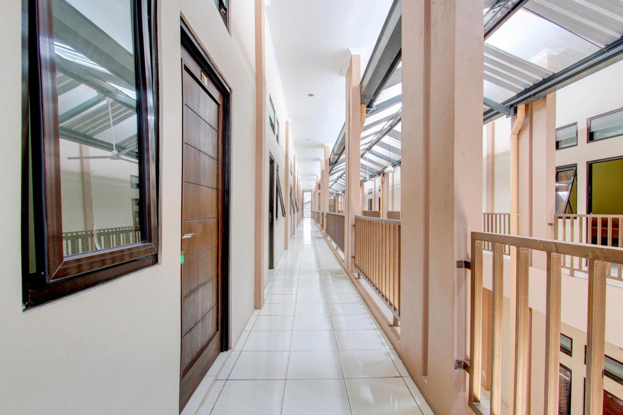Spot On 93245 Guest House Mulia Dua Syariah Klaten Kültér fotó
